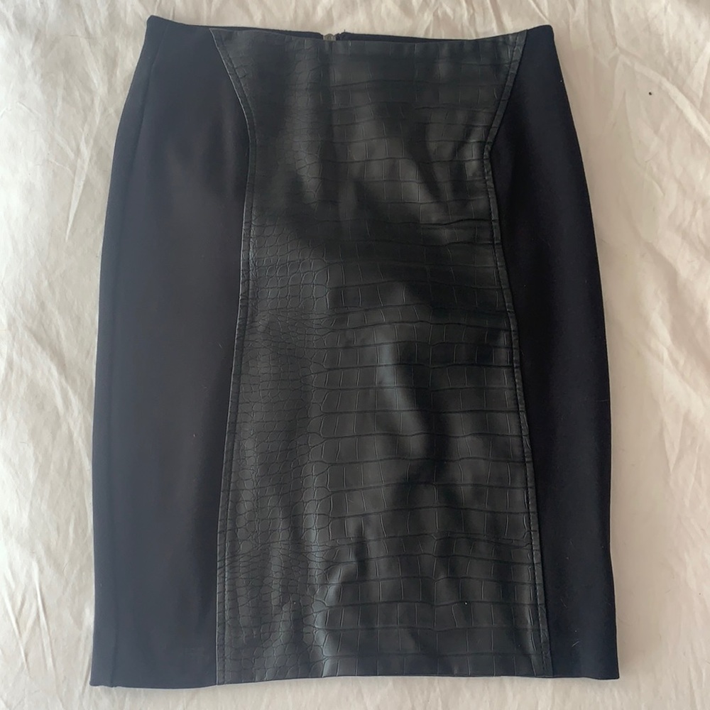 Animal print black skirt